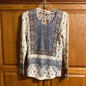 Chic Cream and Blue Patterned Blouse